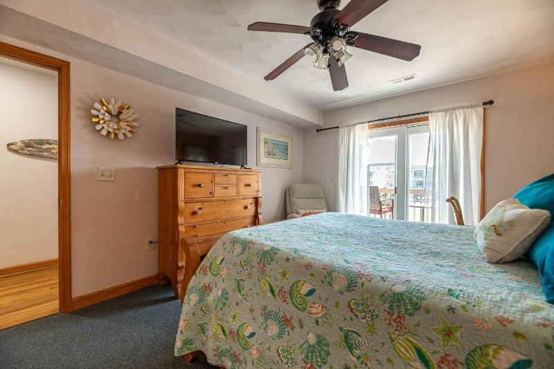 A Big Catch - KDH MP 8.5 Oceanfront Elevator Pool Hot Tub Spacious 10 Bedrooms Pets OK - image 32