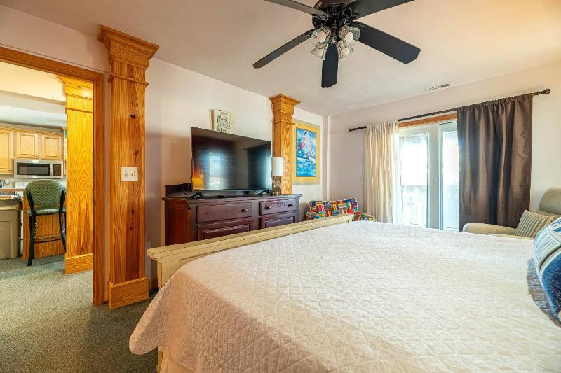 A Big Catch - KDH MP 8.5 Oceanfront Elevator Pool Hot Tub Spacious 10 Bedrooms Pets OK - image 50