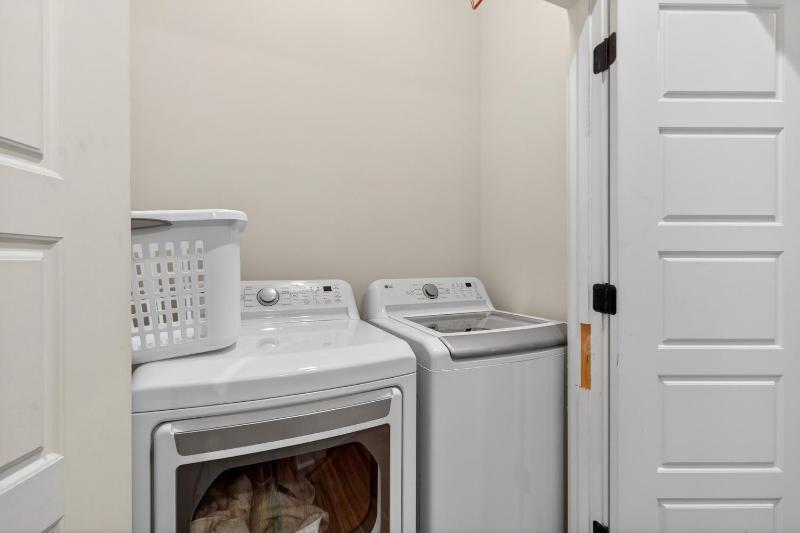 Village Oaks Cottage - image 2