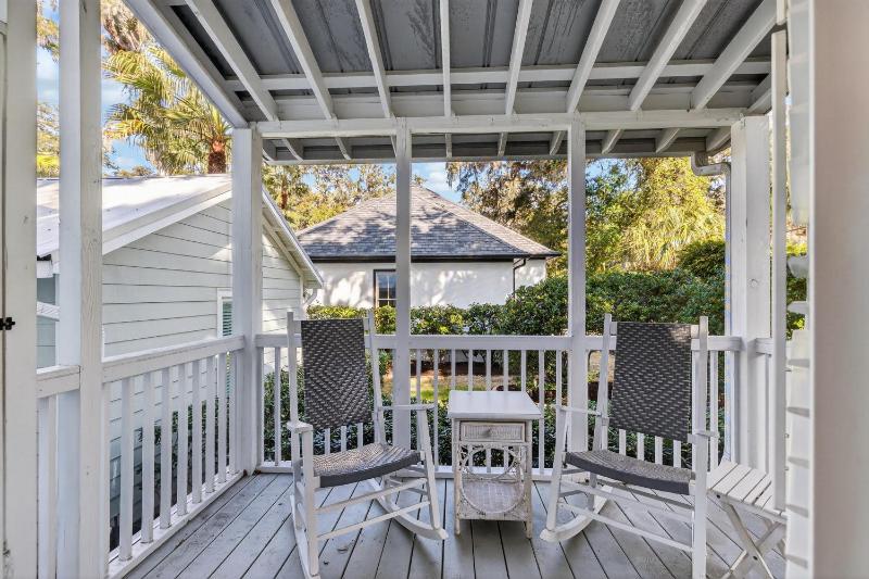 Village Oaks Cottage - image 24