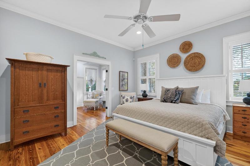 Village Oaks Cottage - image 8