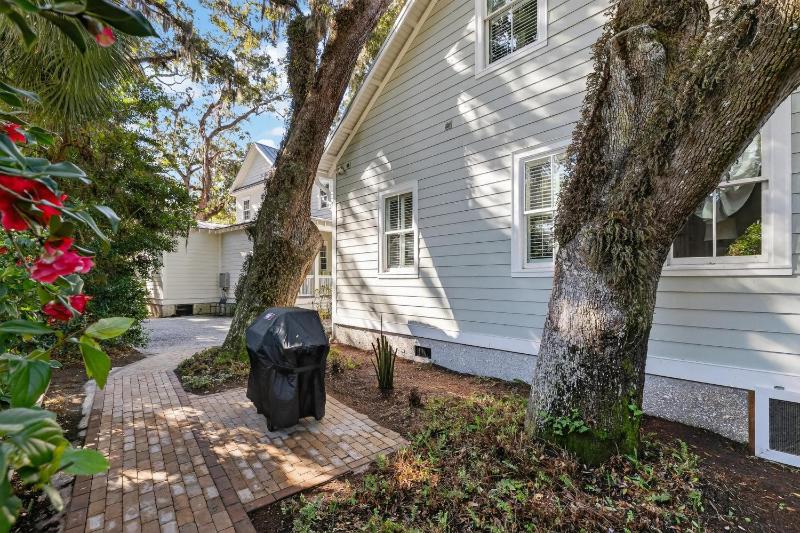 Village Oaks Cottage - image 23