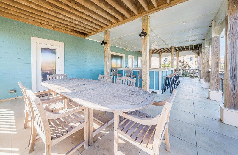 Outside-In - S Nags Head MP 18.5 Luxury Oceanfront Elevator Pool Cabana Home Theatre Pets OK - image 30