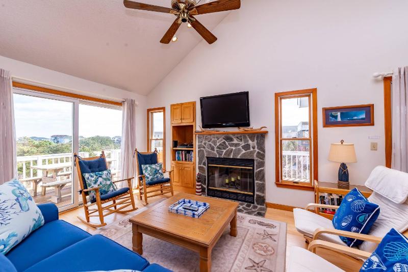Windhaven - Corolla Whalehead Beach 400 Yds Pool Hot Tub Tiki Bar Pets OK Flex Stays - image 3