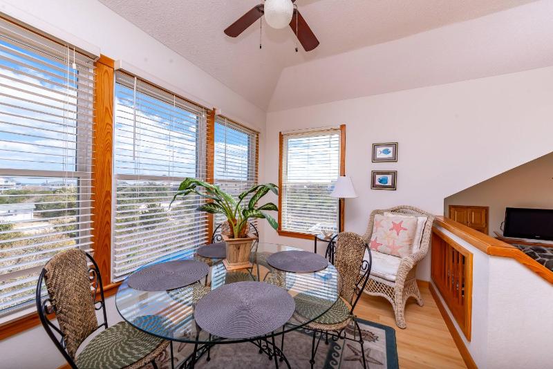 Windhaven - Corolla Whalehead Beach 400 Yds Pool Hot Tub Tiki Bar Pets OK Flex Stays - image 40