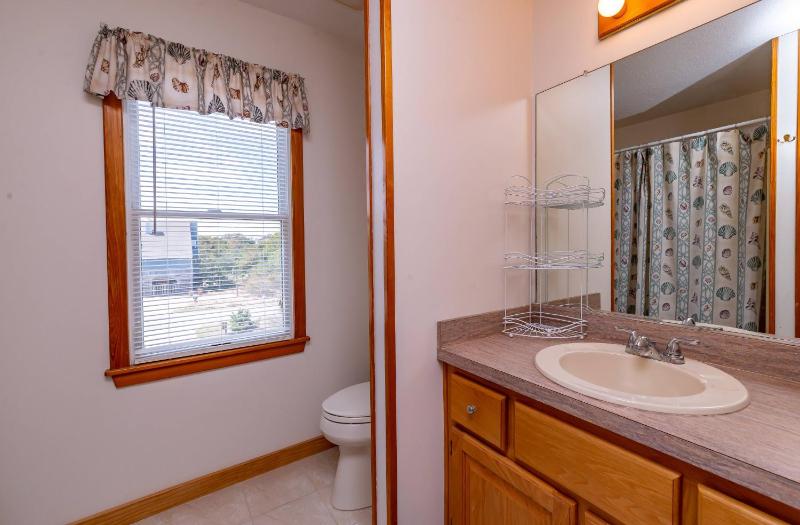Windhaven - Corolla Whalehead Beach 400 Yds Pool Hot Tub Tiki Bar Pets OK Flex Stays - image 13