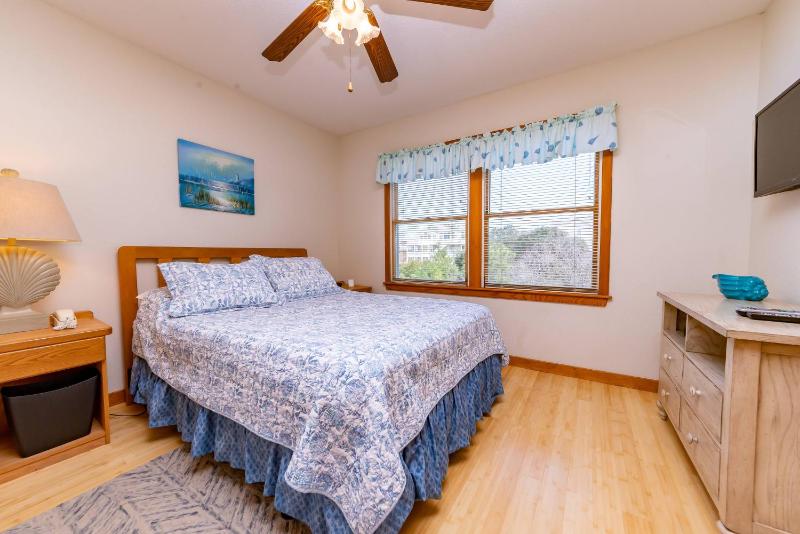 Windhaven - Corolla Whalehead Beach 400 Yds Pool Hot Tub Tiki Bar Pets OK Flex Stays - image 32