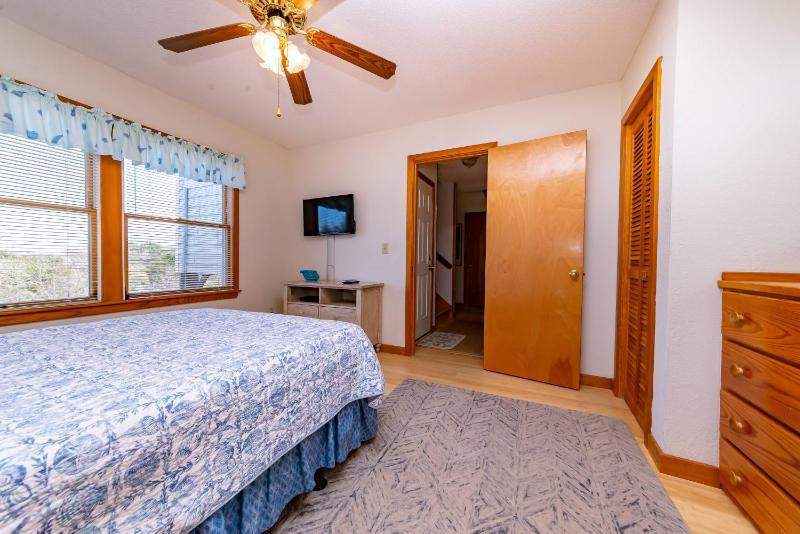 Windhaven - Corolla Whalehead Beach 400 Yds Pool Hot Tub Tiki Bar Pets OK Flex Stays - image 39
