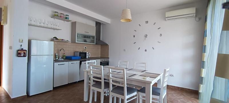 Kamenari 3-room modern apart-seaside 3 nights min - image 5
