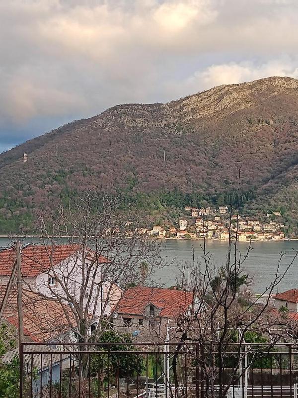 Kamenari 3-room modern apart-seaside 3 nights min - image 10