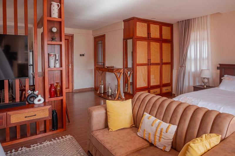 Top floor studio with Naguru hill views - image 5