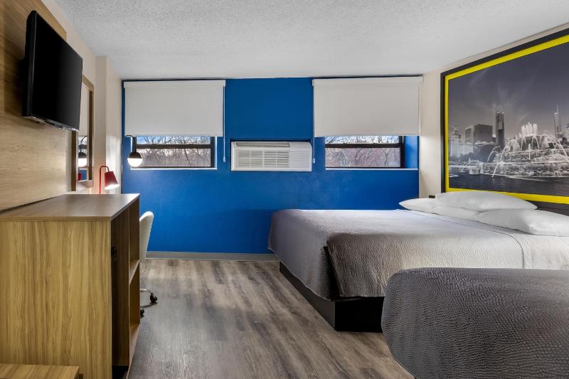Super 8 by Wyndham Chicago IL - image 14
