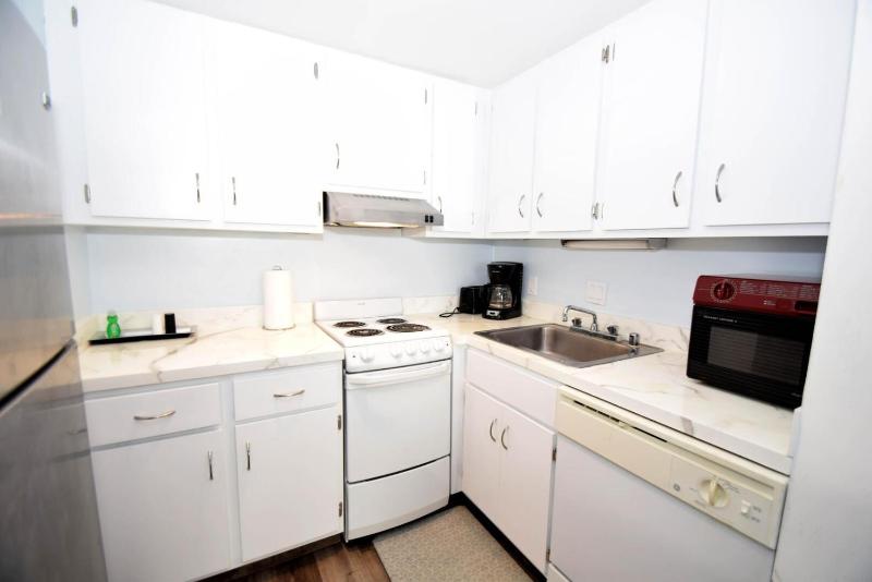 Golden Sands 1614 studio - image 8