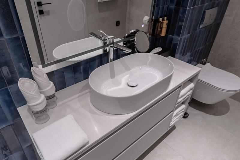 Hotel Cube - image 10