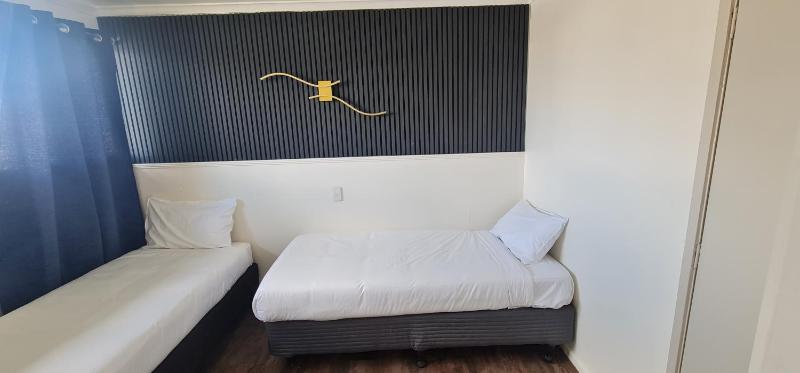 Kiwi Cove Motel - image 15