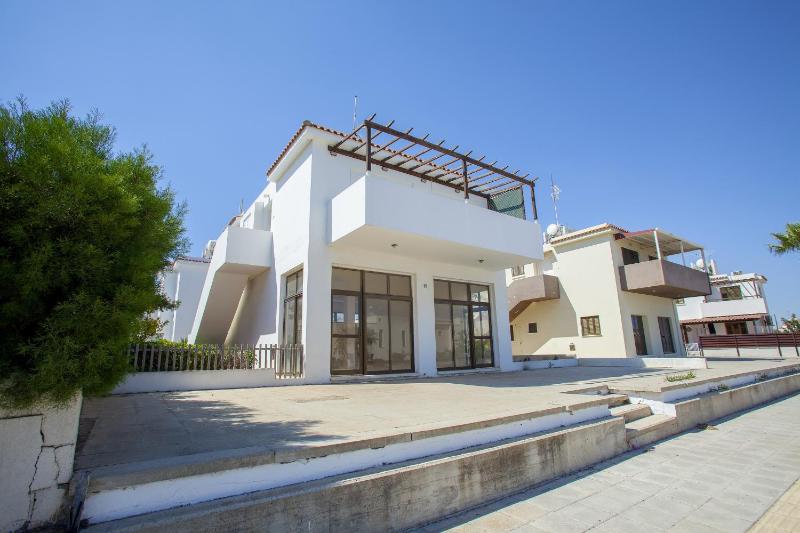 Protaras Holiday Suite Annie - image 11