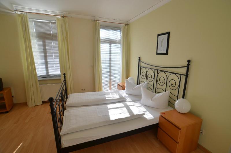 Double Room image 3