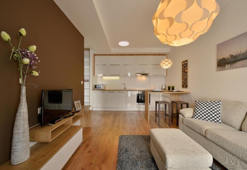 Deluxe Apartment with Balcony image 4