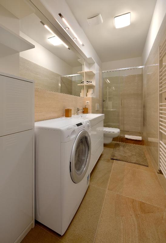 Deluxe Apartment with Balcony image 3