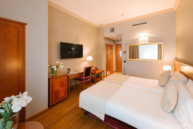 Executive Double or Twin Room image 3