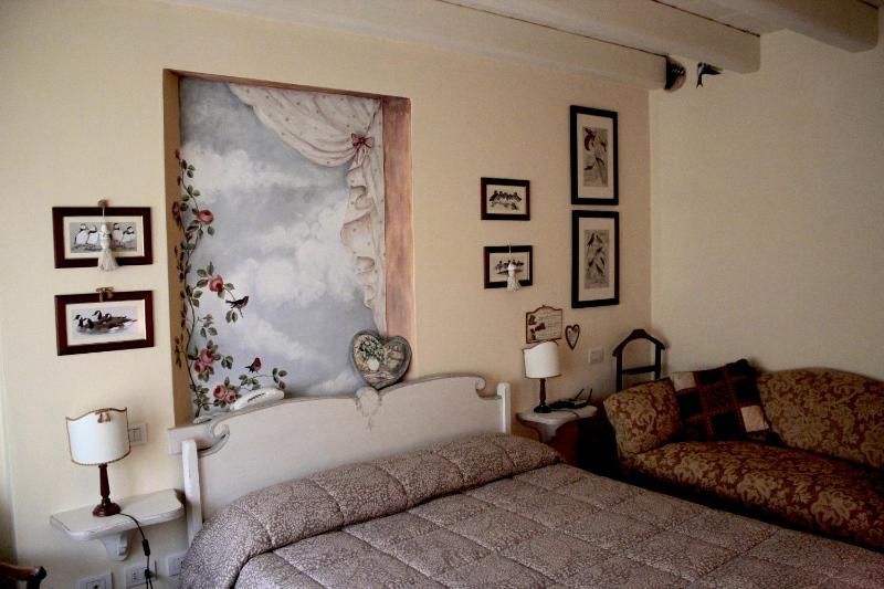 Double Room image 3