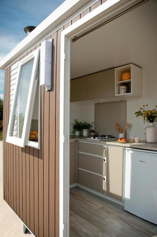 Mobile Home (2 Adults) image 2