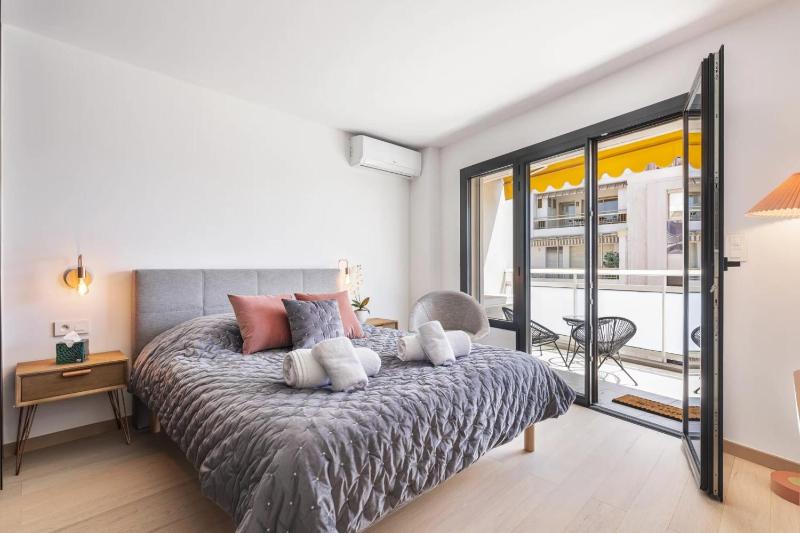 REF 1432 - 3 bedroom apartment for rent Centre Cannes - image 11