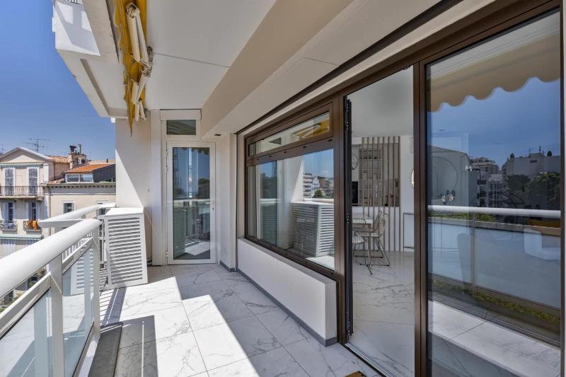 REF 1432 - 3 bedroom apartment for rent Centre Cannes - image 14