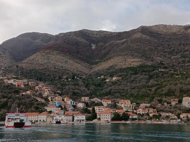 Kamenari 3-room modern apart-seaside 3 nights min - image 13