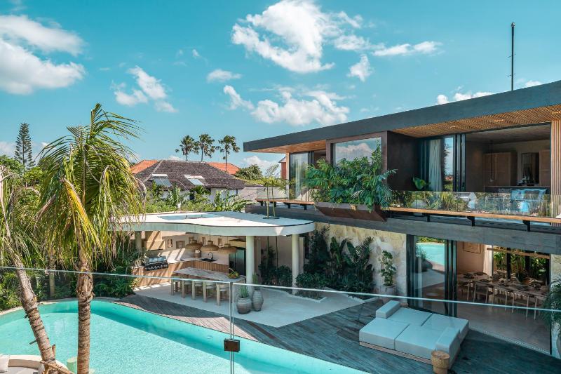 Casa Alyce - Masterpiece 5BR Tropical Dream Villa in Umalas - image 20