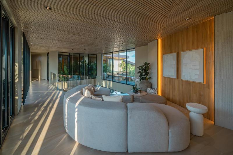 Casa Alyce - Masterpiece 5BR Tropical Dream Villa in Umalas - image 3