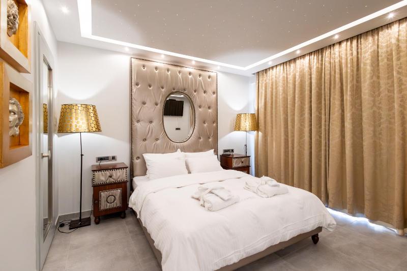 Comfy Boutique Hotel - image 43
