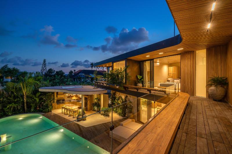 Casa Alyce - Masterpiece 5BR Tropical Dream Villa in Umalas - image 47