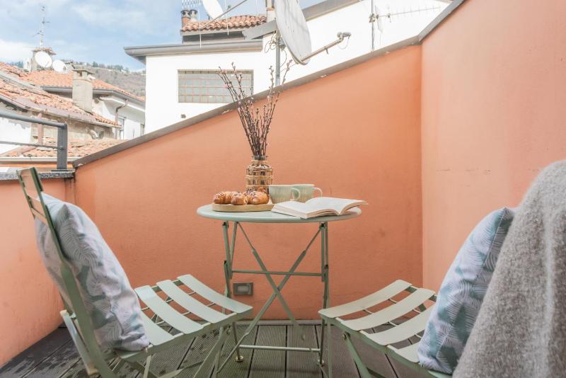 Como Sky Suite by Rent All Como - image 5