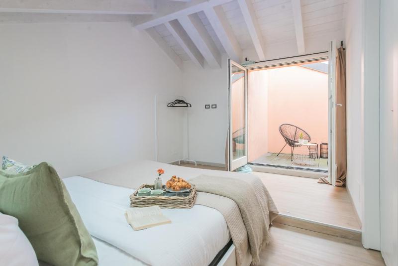 Como Sky Suite by Rent All Como - image 2