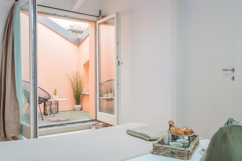 Como Sky Suite by Rent All Como - image 3