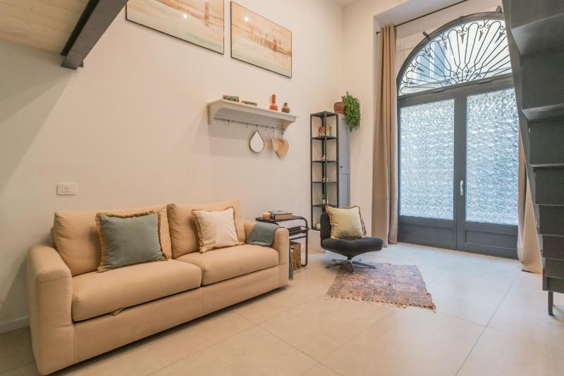 Como Loft Charme by Rent All Como - image 21