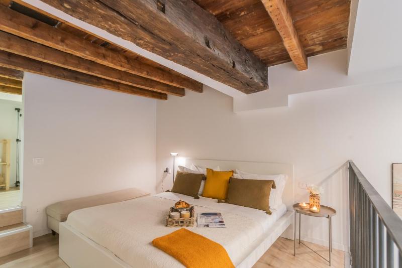 Como Loft Charme by Rent All Como - image 13
