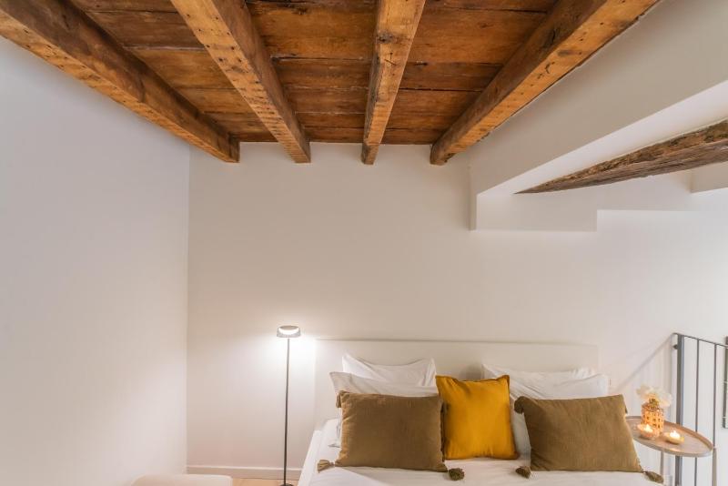Como Loft Charme by Rent All Como - image 31