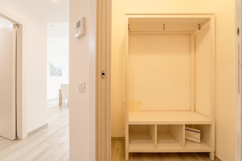 White Magnolia - image 11