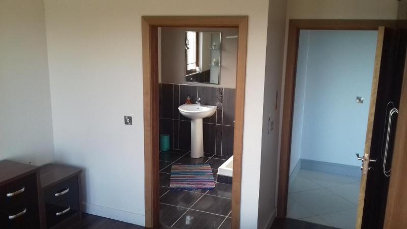 Deluxe Double or Twin Room image 4