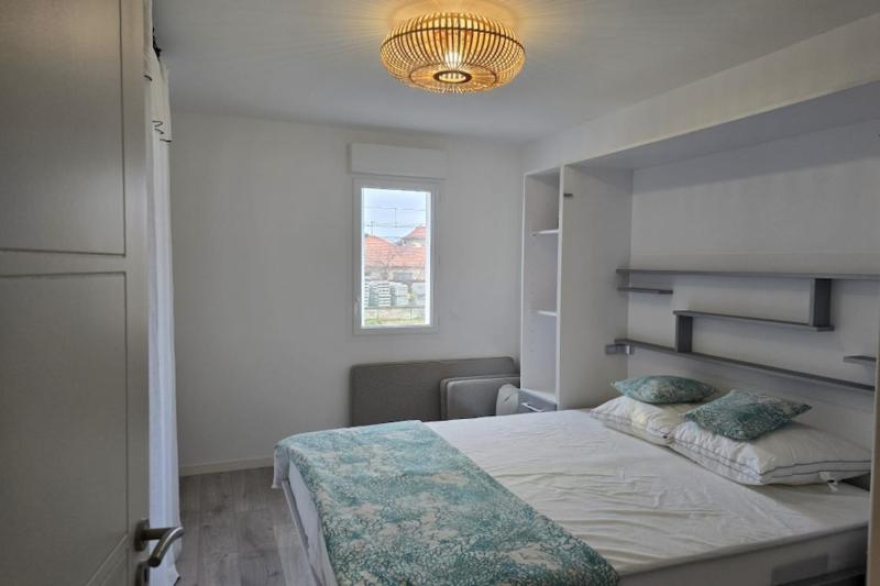Cozy renovated apartment behind Arcachon station - image 17