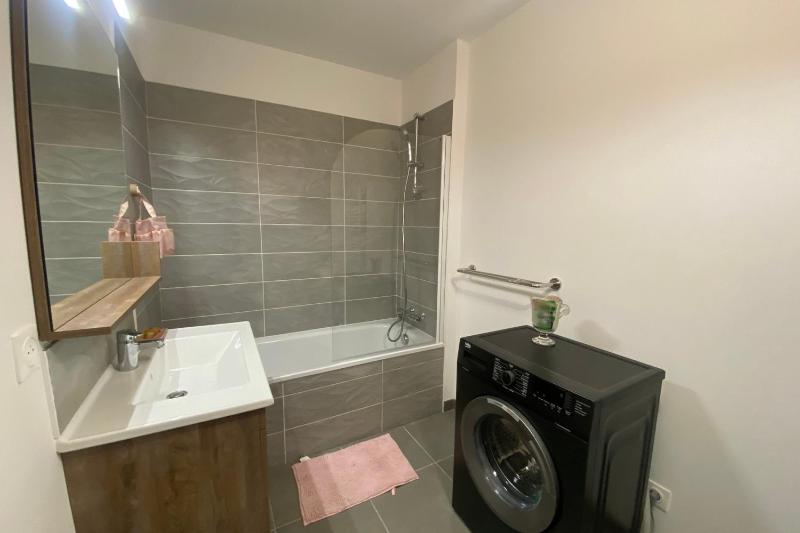 New Apt Behind Arcachon Train Station - image 16