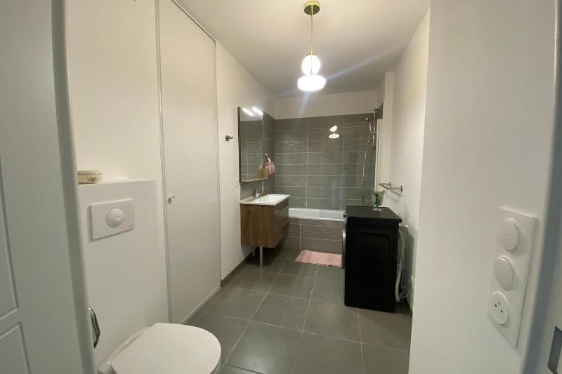 Cozy renovated apartment behind Arcachon station - image 4