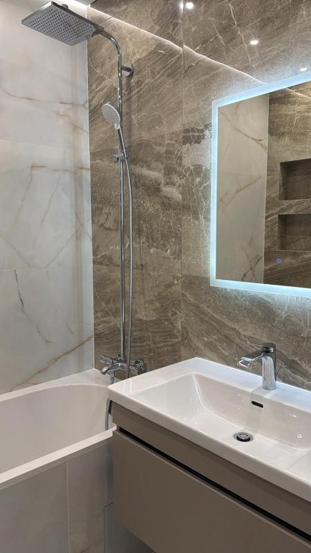 Apartment in Kiev квартира на Голосіївській площі - image 5