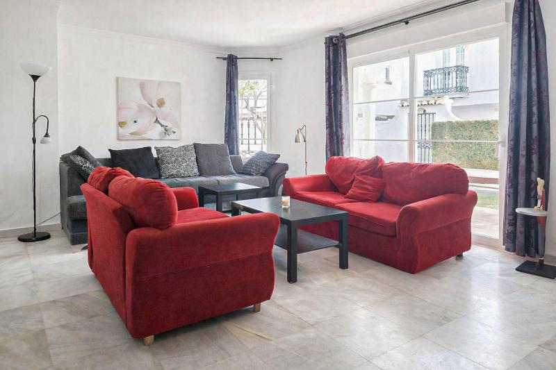 3 Bed Townhouse with roof terrace 100m to beach - image 34