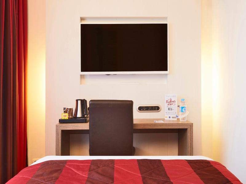 Double Room image 3
