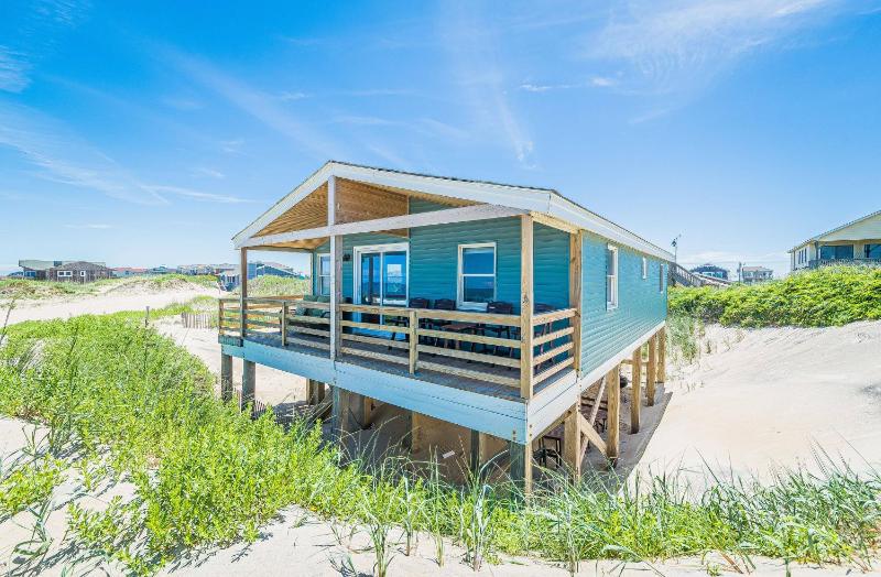 Primrose Cottage - S Nags Head MP 19 Oceanfront Steps to the Water Well Equipped Pets OK - image 8