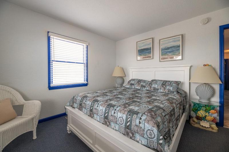 Anchored at Last - S Nags Head MP 19.5 Oceanfront Pool Hot Tub Kiddie Pool Pool Table Flex Stays - image 4
