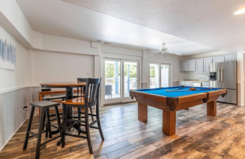 Shell Yeah! - Corolla Whalehead Beach 380 Yds Elevator Pool Hot Tub Pool Table - image 44